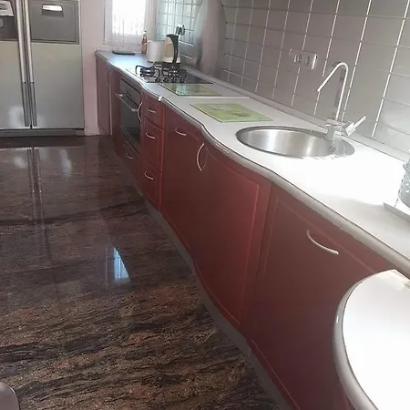 Divine Apartment Warna