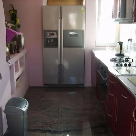 Divine Apartment Warna